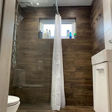R&J Guesthouse Ro0M Grindavík 외부 사진