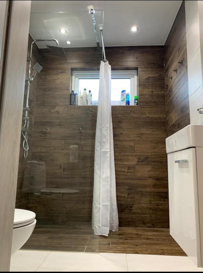 R&J Guesthouse Ro0M Grindavík 외부 사진